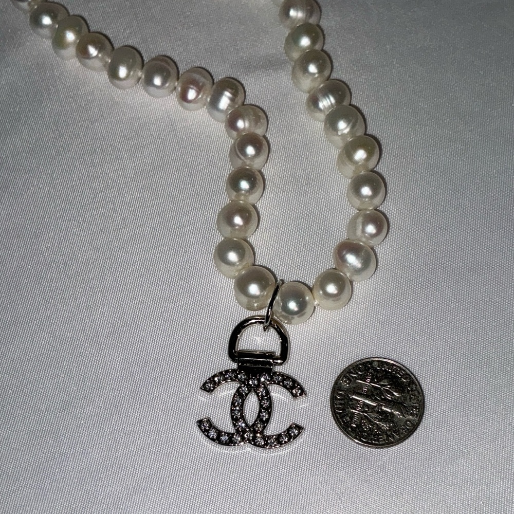 Pearl Necklace with Silver Charm Chanel - Picture 7 of 7